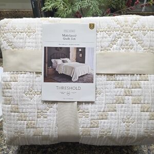 Threshold Matelassé Quilt Set - Cream
